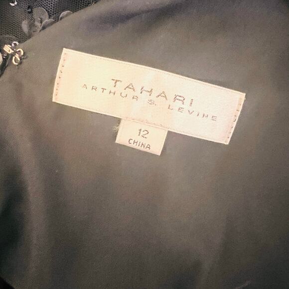 Tahari Floral Appliqué Sequin Three Quarter Sleeve Maxi Dress Size 12 Navy - Picture 5 of 9